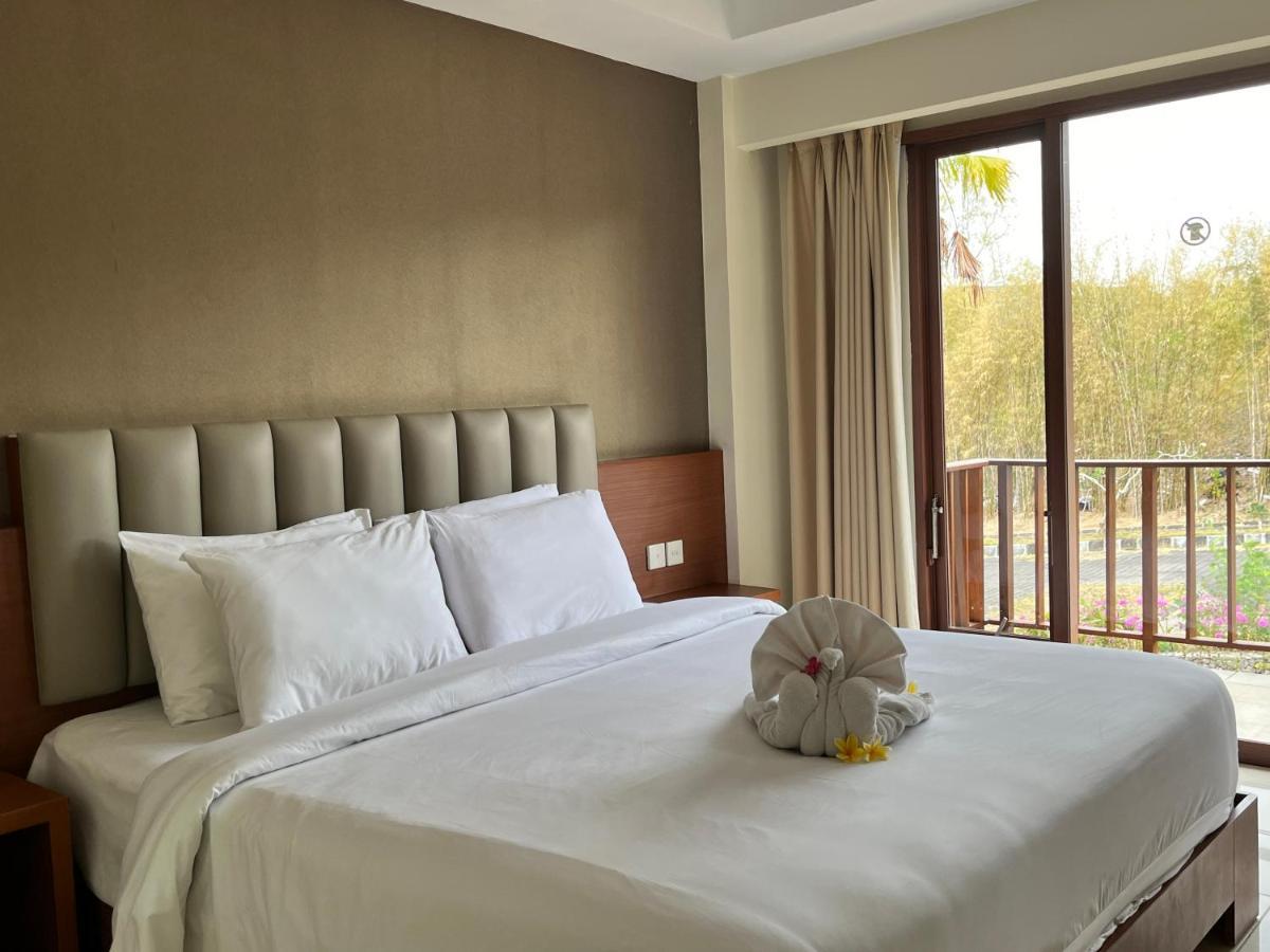New Kuta Hotel Uluwatu Esterno foto