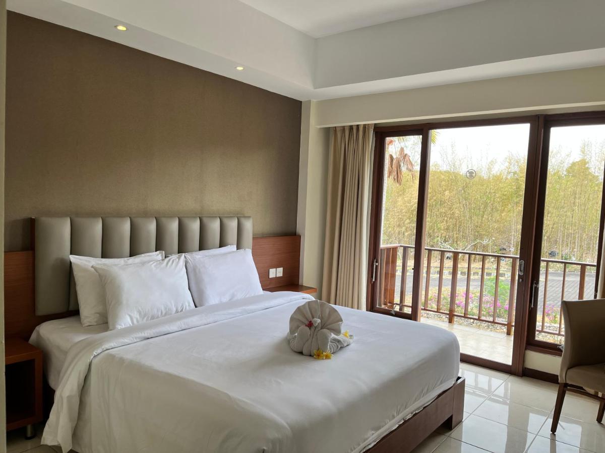 New Kuta Hotel Uluwatu Esterno foto