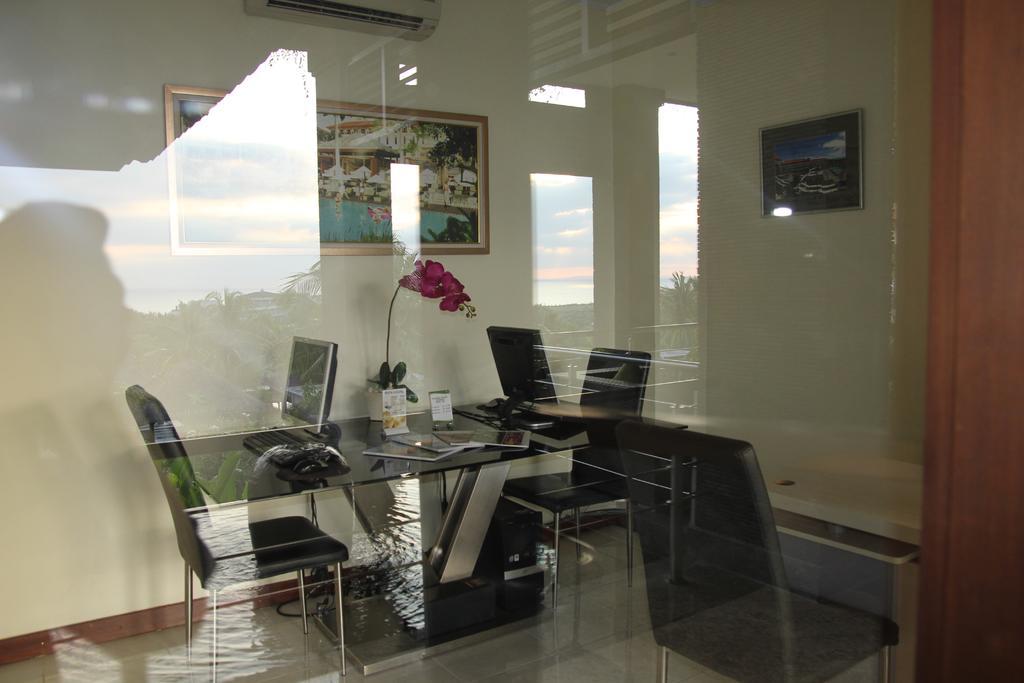 New Kuta Hotel Uluwatu Esterno foto