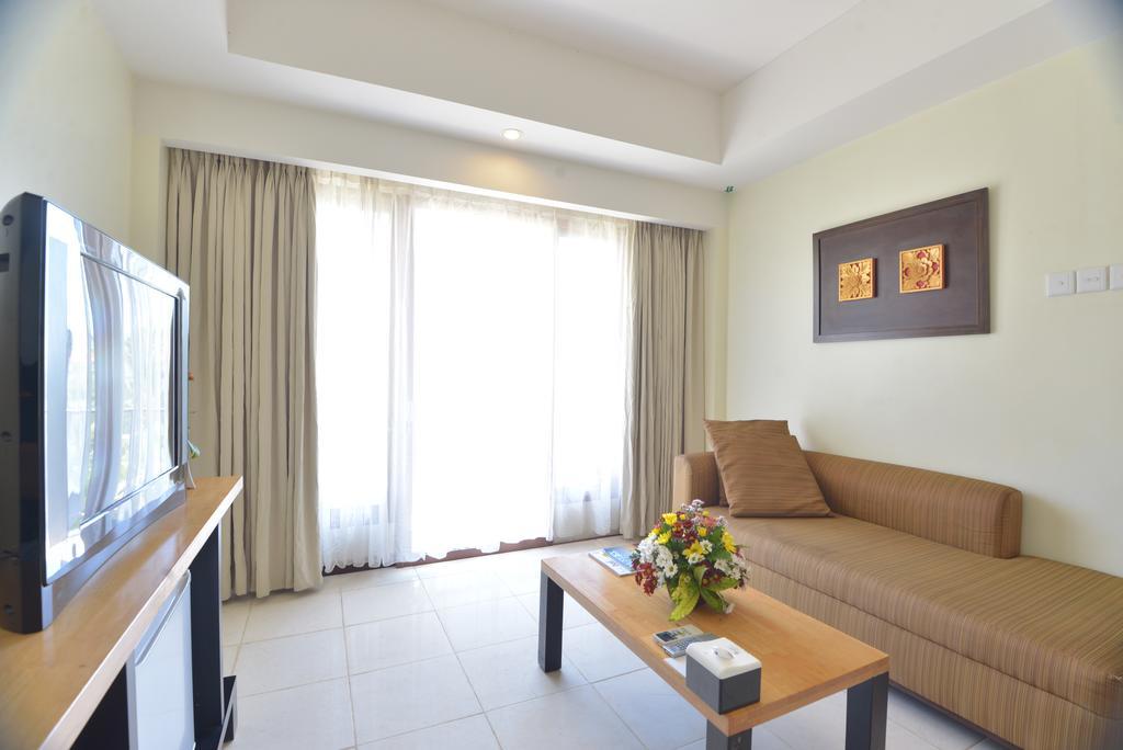 New Kuta Hotel Uluwatu Esterno foto