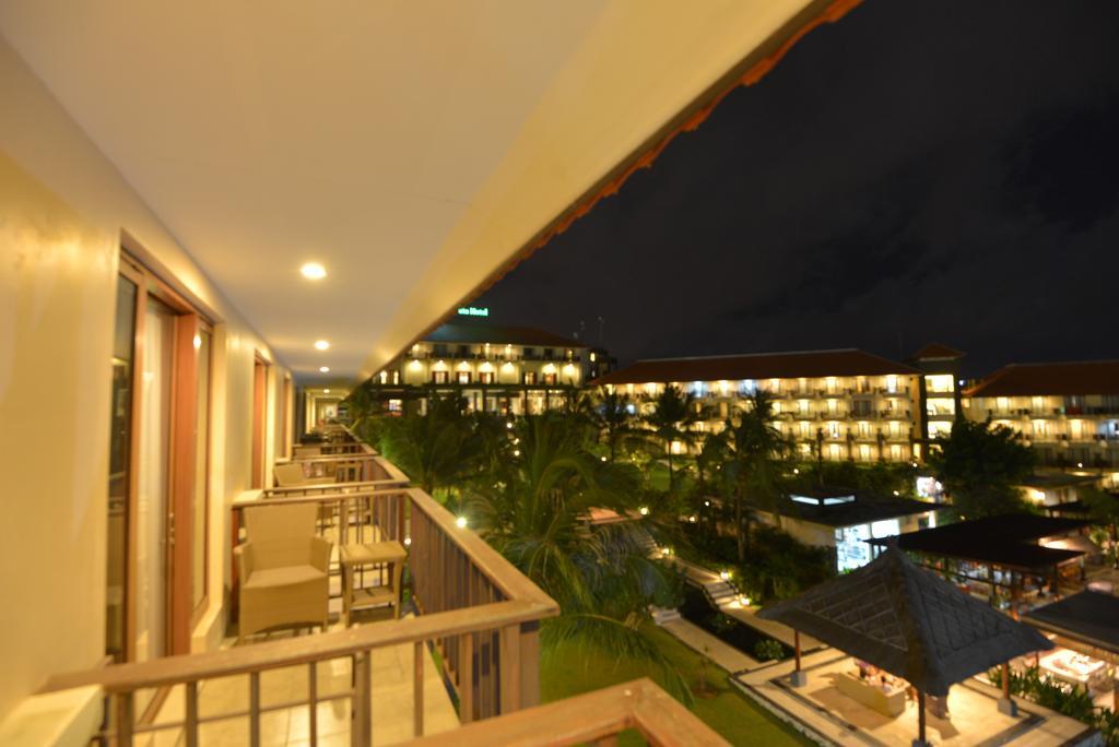 New Kuta Hotel Uluwatu Esterno foto