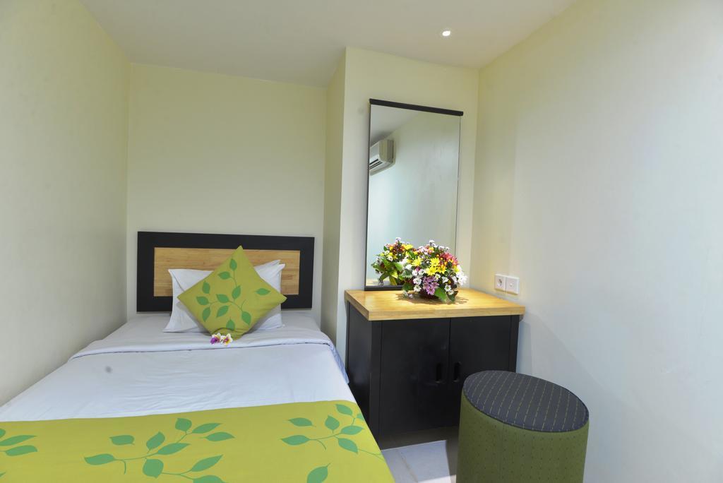 New Kuta Hotel Uluwatu Esterno foto
