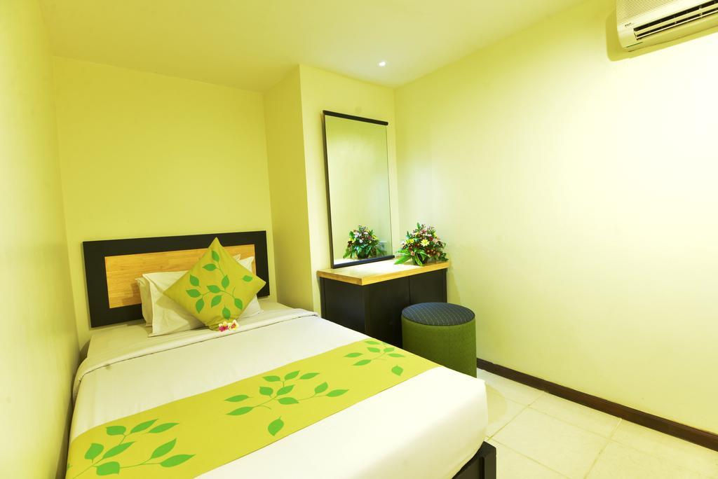New Kuta Hotel Uluwatu Esterno foto